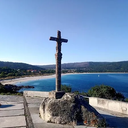 Apartamento Apartamento jardín privado y piscina a 100 m playa Finisterre